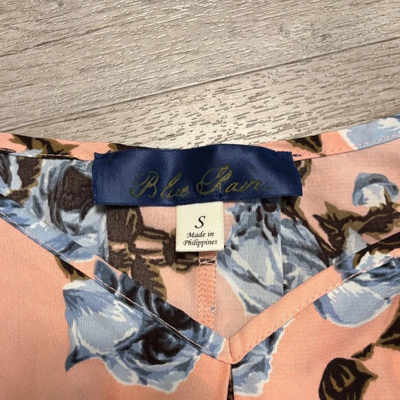 Blue Rain Floral Off-Shoulder Blouse in Peach and Blue - Picture 3 of 4